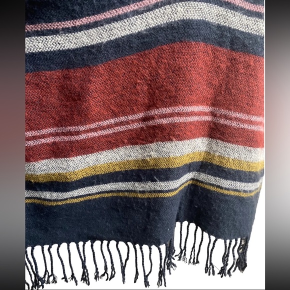 HOLLISTER Poncho Women's Navy Blue Multi Color Blanket Fringe Hem XS/S - Picture 7 of 10